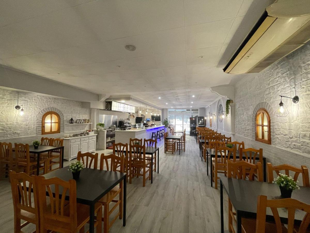 Hostal Restaurante Avenida De Madrid テラサ エクステリア 写真